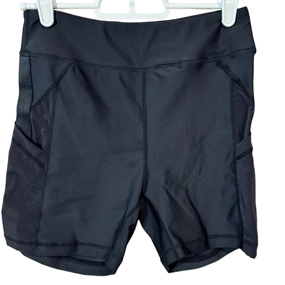 Amari Activewear 3 inch Tuxedo Stripe Bike Short Size Small, Black, side pockets